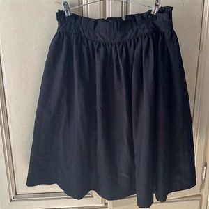 H&M size 6 womens black skirt with ruffle detail at waist